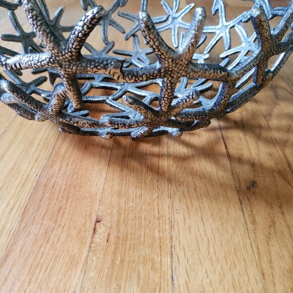 Pottery Barn Coastal Starfish Serve Bowl - Picture 4 of 6
